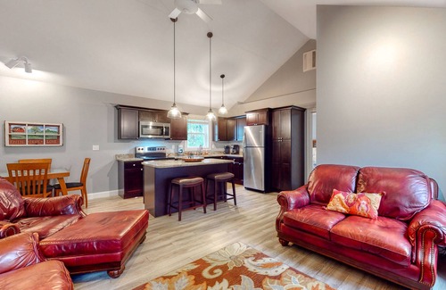 Bridgton House | Lovely, updated home on 70 acres with high-end appliances