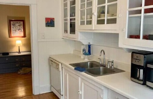 Vicksburg Apartment | Lovely Upstairs 3 Bedroom Apartment