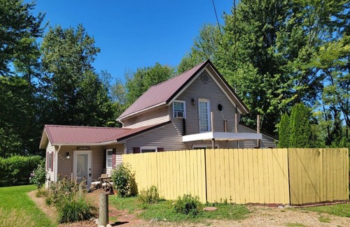 Paw Paw Lake House | Lovely Vacation Home | Paw Paw Lake