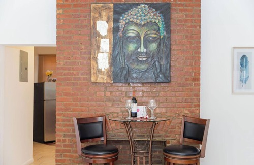 Jersey City Apartment | Lovely Victorian Home. Spacious 2 bedroom w/Parking. Bed & Breakfast Type Space