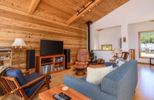 Sea Ranch House | Lovely Views - Walk To Shell Beach