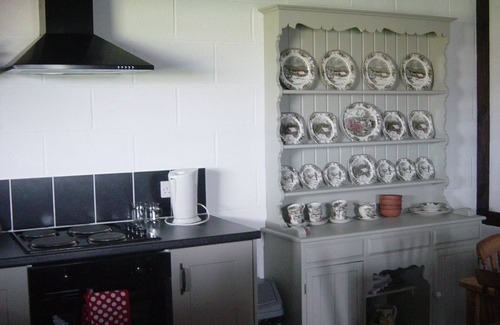 Iden Cottage | Lovely Views, Walking, Fishing, Close to Rye and a Short Drive to Camber Sands