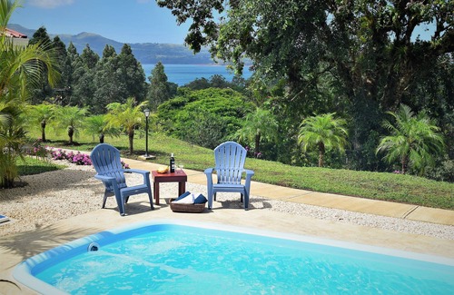Nuevo Arenal Villa | Lovely Villa in LakeGardens, Beautiful Lake View, Huge Selection of Tours Nearby