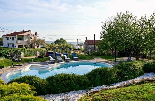 Kastelir Villa | Lovely Villa Laetitia with swimming pool