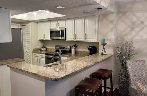 Shelter Cove Condo | Lovely Villa Just Steps From The Harbour