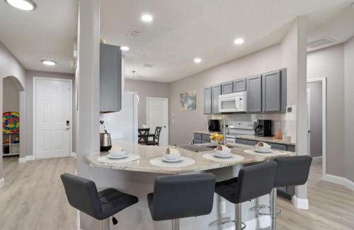 Sunset Ridge Villa | Lovely villa with Beautiful Pool Close to Disney