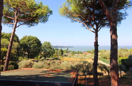 San Feliciano Villa | Lovely villa with pool overlooking Lake Trasimeno just outside the village of San Feliciano. Perfect
