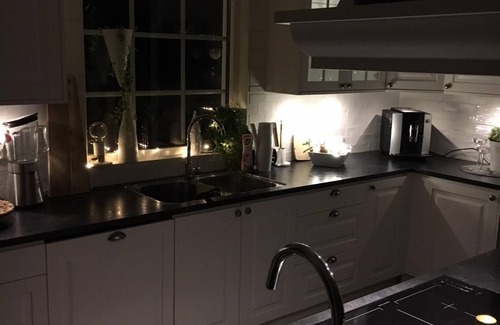 Vanern House | Lovely villa with lake view in Kristinehamn archipelago!Own pool, sauna and Jacuzzi