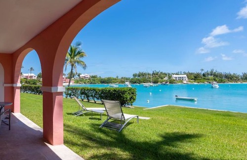 Somerset Village Apartment | Lovely water view Room with private Patio/Balcony