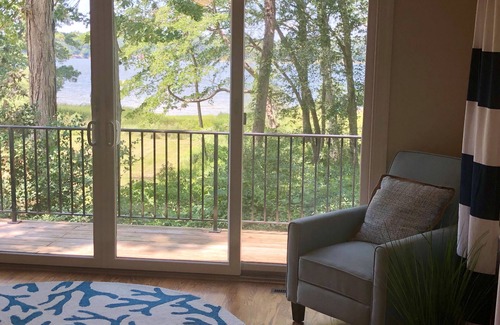 Wicomico Church House | Lovely Waterfront Home - 3BR/2BA w/small private beach + sunroom for extra accom