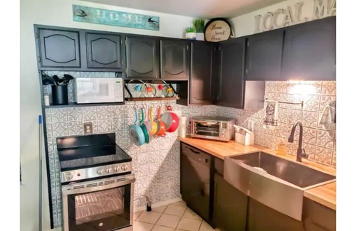 Rocky Grove Condo | Lovely waterfront condo, at a Nat'l Park entrance