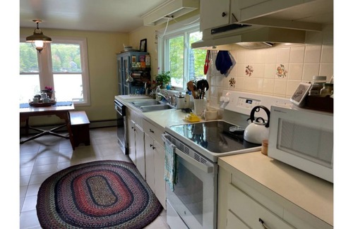 Camden House | Lovely Waterfront Cottage, Dog friendly, 4 miles from Town and Ocean