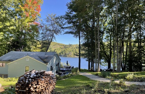Camden House | Lovely Waterfront Cottage, Dog friendly, 4 miles from Town and Ocean