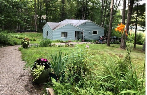 Camden House | Lovely Waterfront Cottage, Dog friendly, 4 miles from Town and Ocean