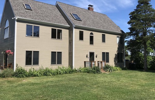 South Dartmouth House | Lovely waterfront home located on Little River Estuary