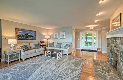 Owls Head House | Lovely Waterfront Owls Head Home with Own Beach