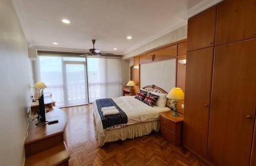 Kampung Surabaya Apartment | Lovely Waterfront Riverbank Suite with Pool