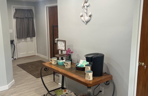 Akron Apartment | Lovely waterfront 2 bedroom apartment