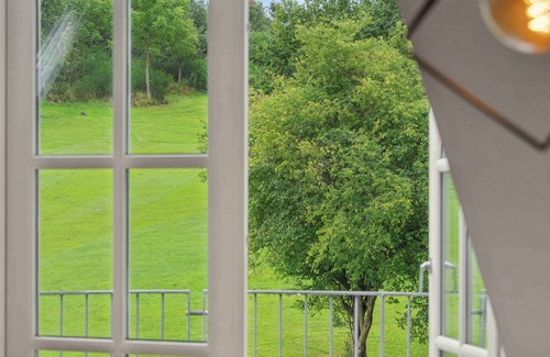 Juelsminde House | Lovely well-appointed summer house with hot tub