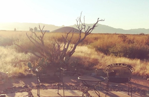 Pearce House | Lovely Wine Country Birders Delight 25 Acre Country Ranch/Amazing Hiking Getaway