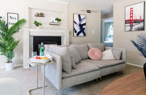 Juanita House | Lovely Wooden Home in Kirkland, Walk to Beach Park