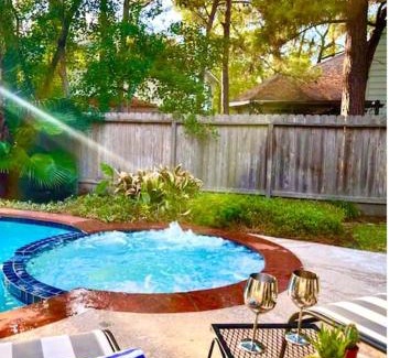 Alden Bridge House | Lovely Woodlands home w/heated pool and spa!