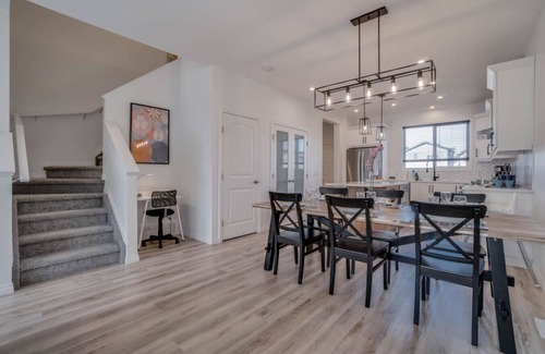 Leduc County House | LovelyHome foosball nearAirport 5QueenBeds AC