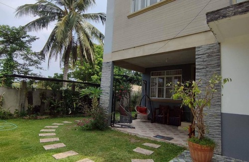 Daet Apartment | LoveNest- cozy place with swimming pool,12 min to the beach close to everything.