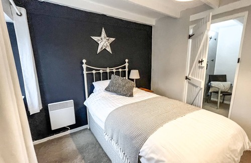 Lower Trengale Cottage | Loveny Cottage, Lower Trengale Farm