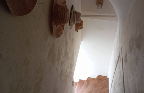 Cour-Cheverny Apartment | LoveRoom in Bali, relaxing and romantic. Close to castles