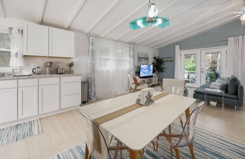 Colonial Beach House | Lovers' Lake View Oasis . Hot Tub, Wineries, Beach