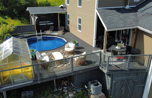 King's Point House | Lovers Lane Retreat.nLocated in Beautiful Kings Point with hot tub and pool