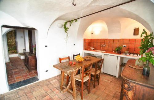Bajardo House | Lovers' nest