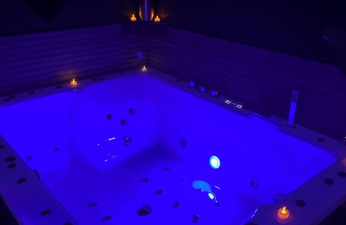 Port-sur-Saone Apartment | Lovers' Night ❤️Le golden cocoon ❤️Love room ❤️