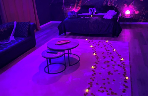 Port-sur-Saone Apartment | Lovers' Night ❤️Le golden cocoon ❤️Love room ❤️