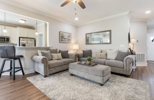 Winchester House | Lovin Lake Life-Pool, Twin Creeks Marina, & Dry Creek Beach
