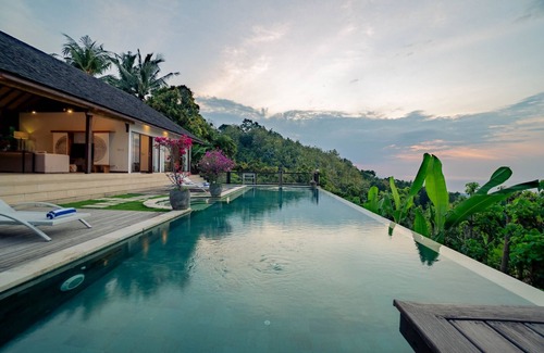 Kayu Putih Villa | Lovina Ocean View Villa - 2BR Paradise