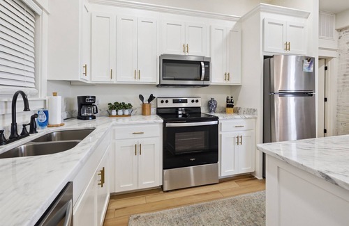 Laurel Apartment | Loving Loft Suite, Laurel, Coffee Bar, Walkable