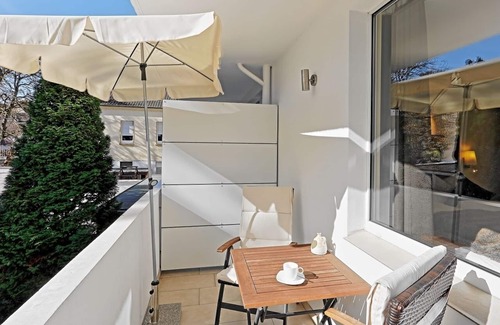 Krefeld Apartment | Lovingly designed 2 room apartment with south-facing balcony in Krefeld