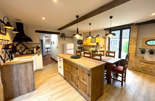 Le Buisson-de-Cadouin Cottage | LOVINGLY RESTORED BARN WITH HEATED POOL & LARG GARDEN NEAR BY SARLAT