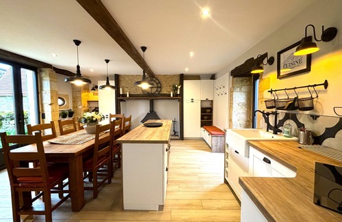 Le Buisson-de-Cadouin Cottage | LOVINGLY RESTORED BARN WITH HEATED POOL & LARG GARDEN NEAR BY SARLAT