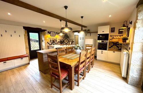 Le Buisson-de-Cadouin Cottage | LOVINGLY RESTORED BARN WITH HEATED POOL & LARG GARDEN NEAR BY SARLAT