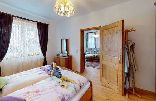 Sonneberg Apartment | Lovingly furnished apartment above the roofs of Sonneberg Thuringia near the observatory