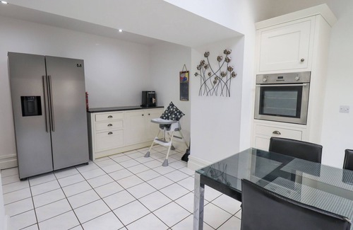 Holmrook House | LOW BIRKER FARM, family friendly, with open fire in Eskdale Green