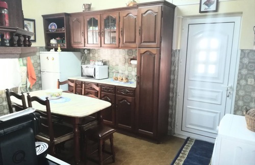 Belmonte House | Low Cost, Quadruple Room w/Wifi and AC