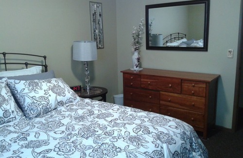 Nevada - Lidgerwood Apartment | Low Monthly Rates - Home Away from Home - Cozy and Comfortable
