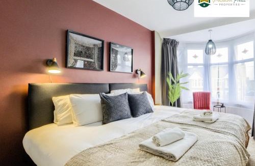 Weston on Trent House | Low Rate - 3 Bedroom House, Sleeps 5, Near Coventry College & Warwickshire Hospital, With Unli Wi-Fi, Driveway Parking and Garden - 22DSC
