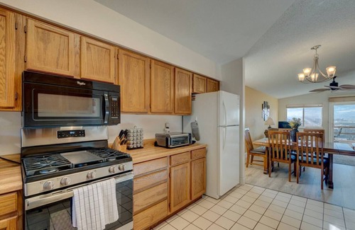 Northeast Reno House | *Low Special Rates* Skyline Escape~Reno~UNR~Tahoe~Casinos~Family