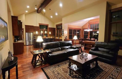 Cerise Ranch Villa | Low Tax Luxe Mountain Getaway by Aspen