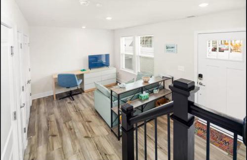 Caine Woods House | Low Tide Landing